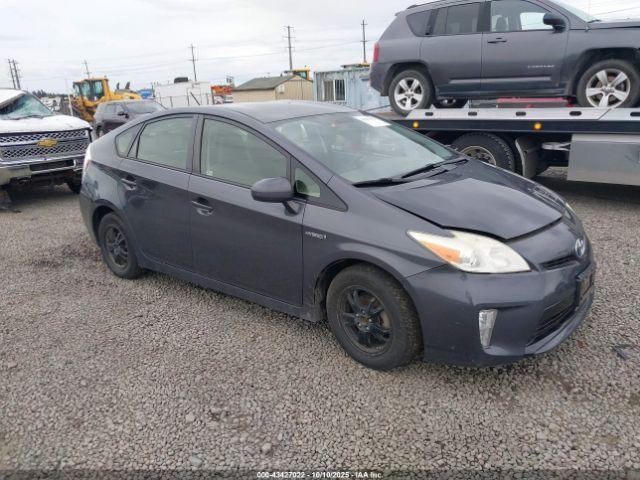  Salvage Toyota Prius