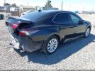 Toyota Camry Le Image 10