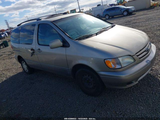  Salvage Toyota Sienna