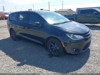  Salvage Chrysler Pacifica