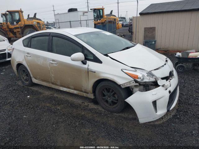  Salvage Toyota Prius