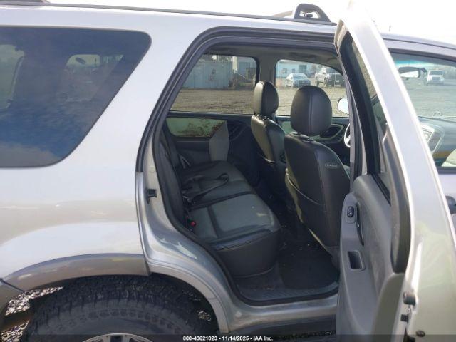 Ford Escape Xlt Image 11