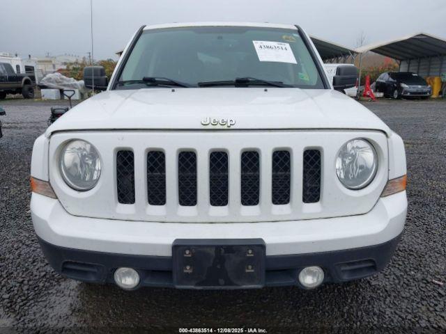 Jeep Patriot Latitude Image 3