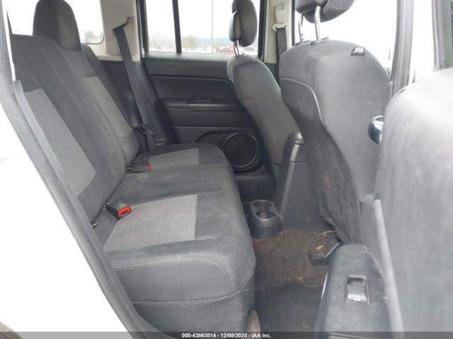 Jeep Patriot Latitude Image 11