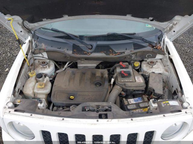 Jeep Patriot Latitude Image 5