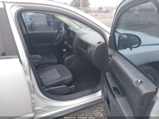 Jeep Compass Sport Image 8