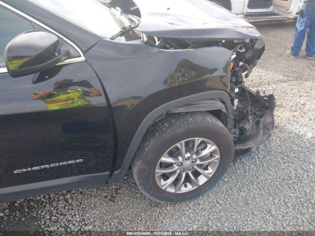 Jeep Cherokee Latitude Plus 4x4 Image 20