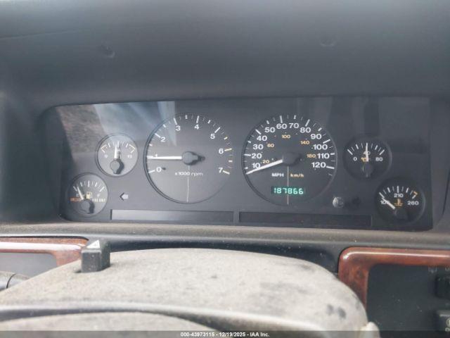 Jeep Grand Cherokee Image 10