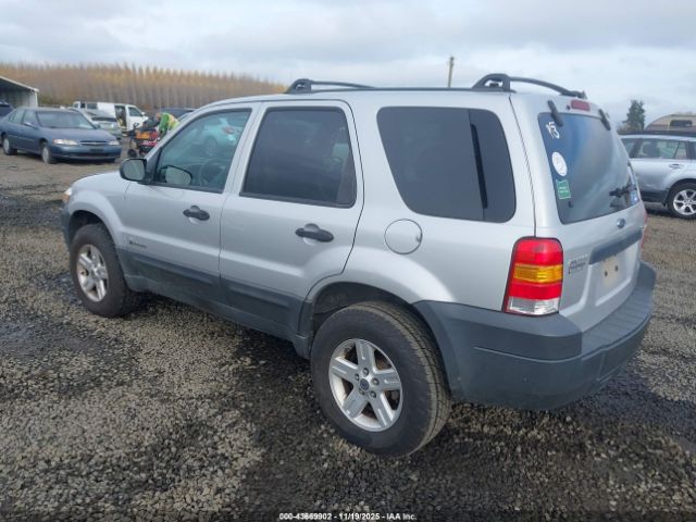 Ford Escape Hybrid Image 2