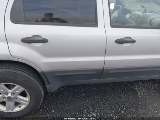 Ford Escape Hybrid Image 10