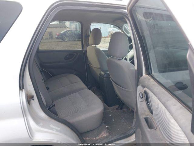 Ford Escape Hybrid Image 4