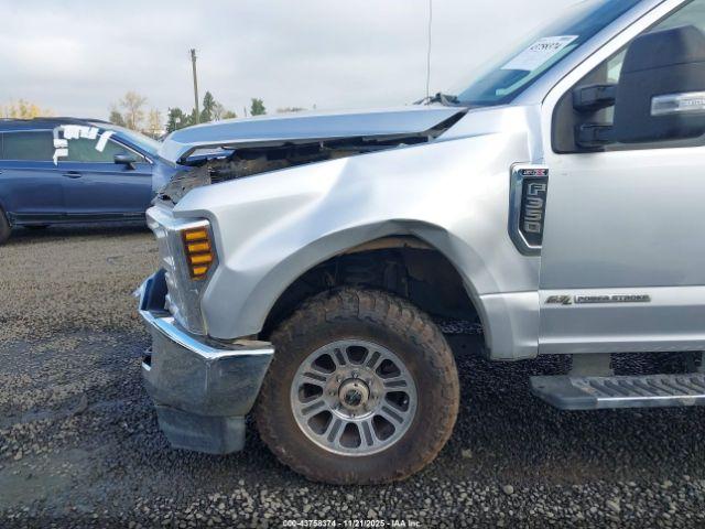 Ford F-350 Xl Image 12