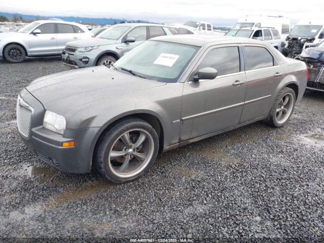 Chrysler 300 Touring Image 2