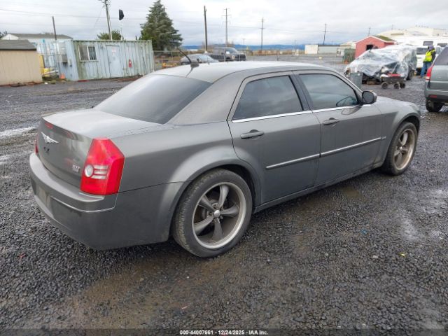 Chrysler 300 Touring Image 7