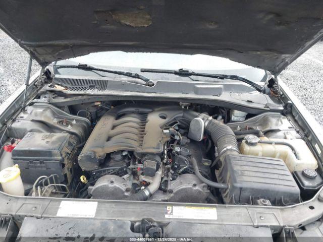 Chrysler 300 Touring Image 9