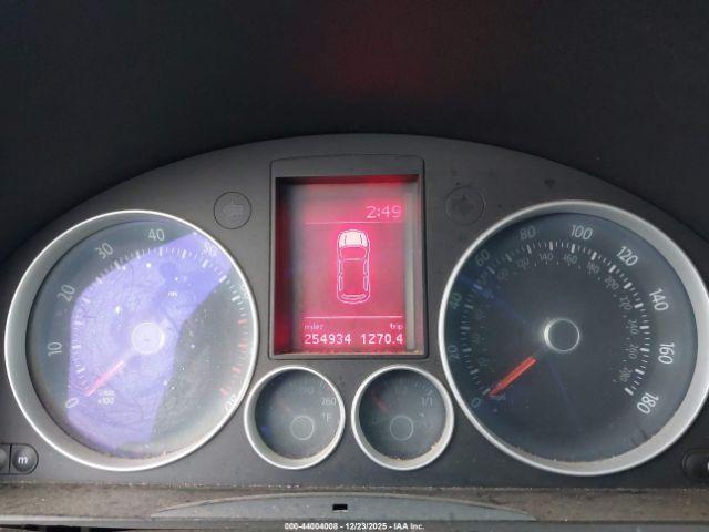 Volkswagen GTI 2-door Image 9