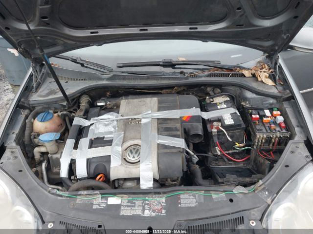 Volkswagen GTI 2-door Image 10