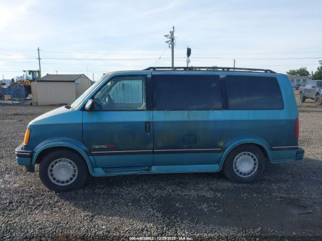 Chevrolet Astro Image 16