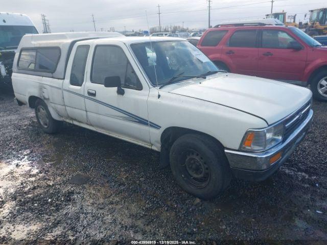  Salvage Toyota Pickup