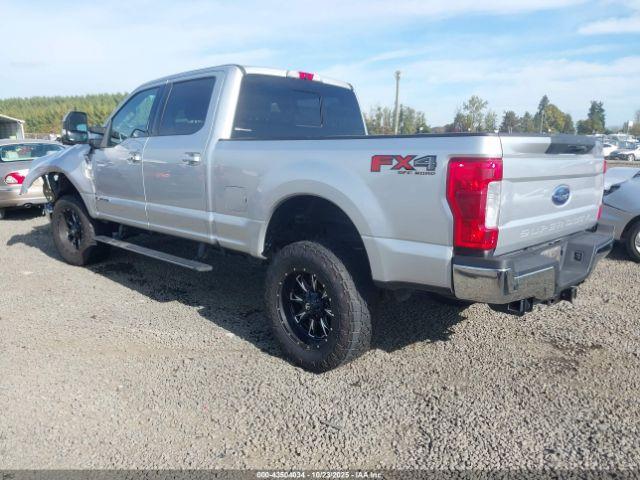 Ford F-350 Lariat Image 2