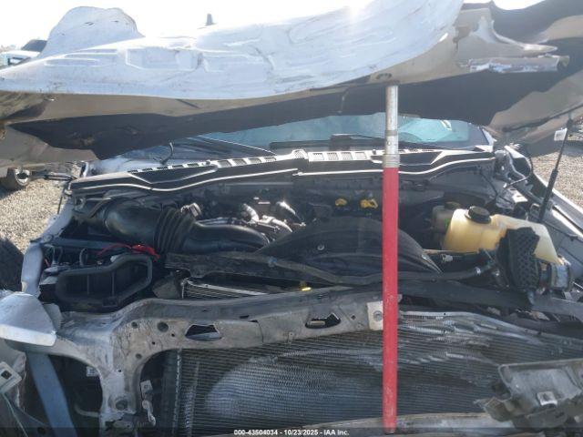 Ford F-350 Lariat Image 5