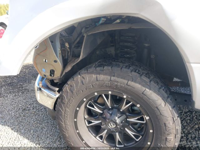 Ford F-350 Lariat Image 8