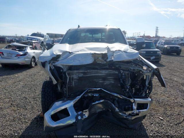 Ford F-350 Lariat Image 9