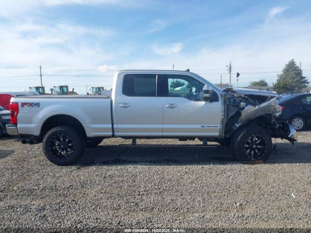 Ford F-350 Lariat Image 10