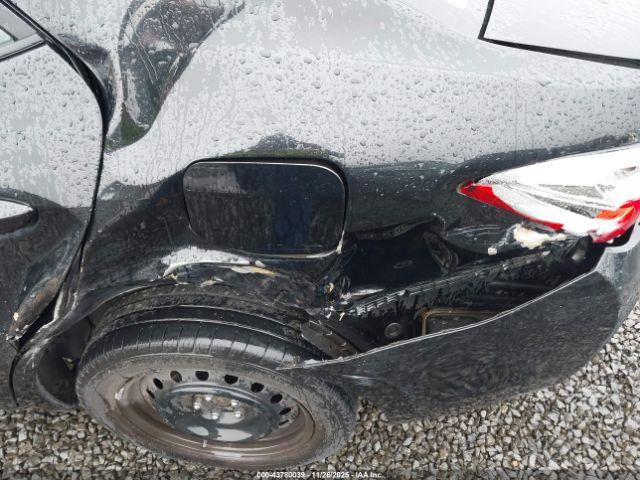 Toyota Corolla Le Image 20