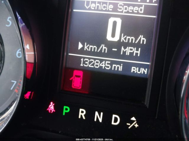 Chrysler Town & Country Touring Image 12