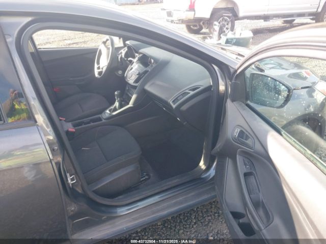 Ford Focus S Image 8