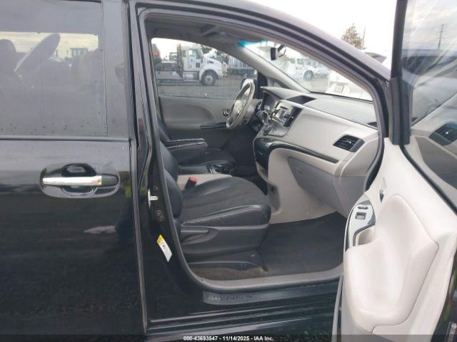 Toyota Sienna Se 8 Passenger Image 3