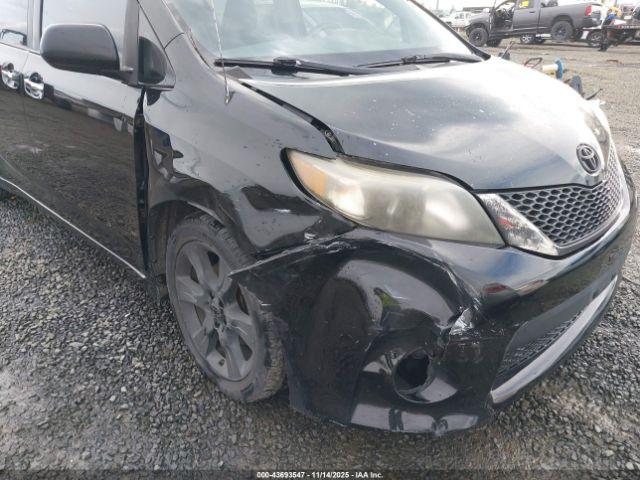 Toyota Sienna Se 8 Passenger Image 15