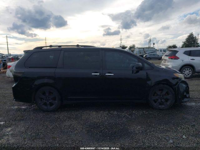 Toyota Sienna Se 8 Passenger Image 12