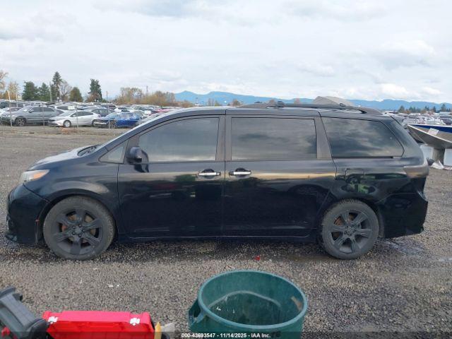 Toyota Sienna Se 8 Passenger Image 10