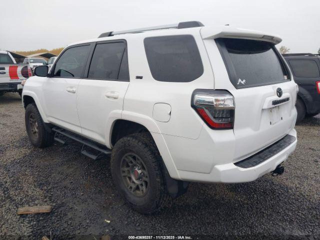 Toyota 4Runner Sr5 Premium Image 3