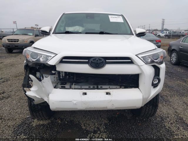 Toyota 4Runner Sr5 Premium Image 11