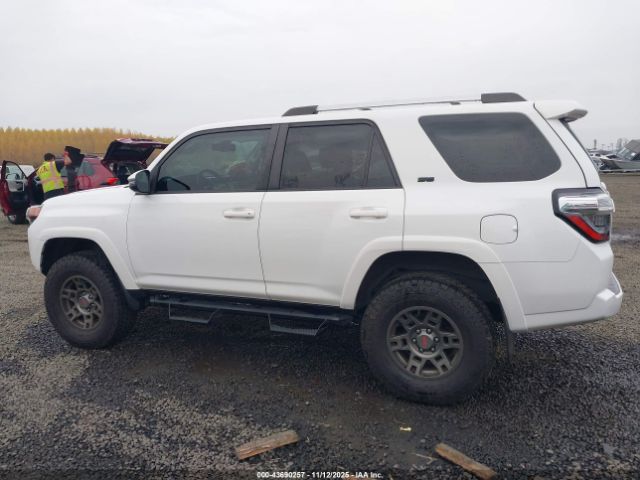 Toyota 4Runner Sr5 Premium Image 14