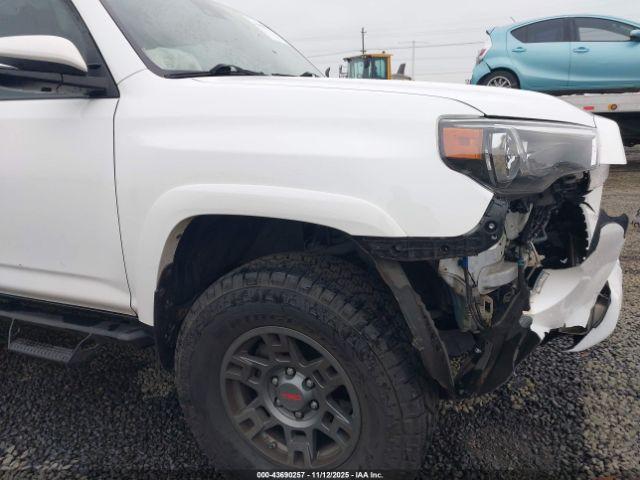 Toyota 4Runner Sr5 Premium Image 2