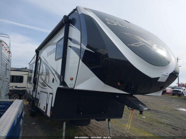  Salvage Heartland Sundance