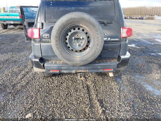 Toyota FJ Cruiser Image 5