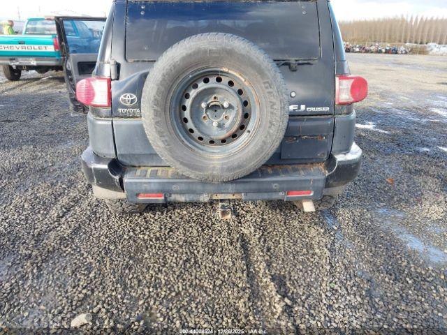 Toyota FJ Cruiser Image 5