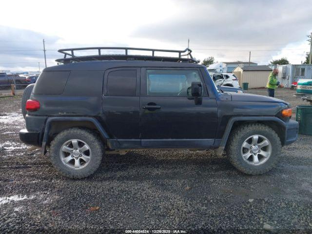 Toyota FJ Cruiser Image 16