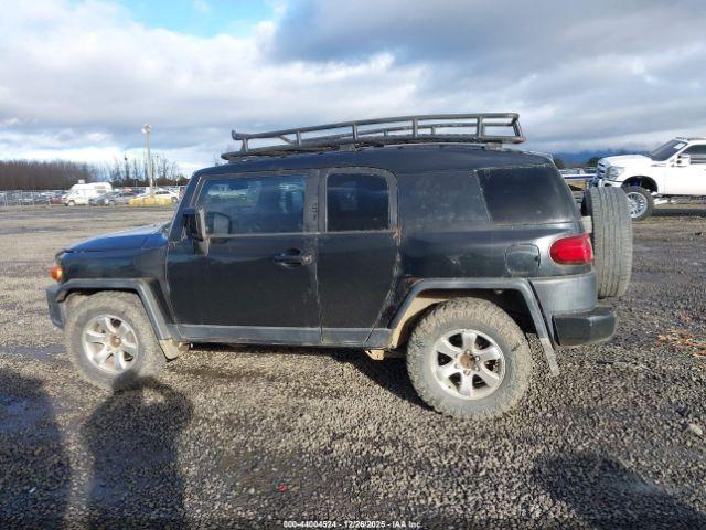 Toyota FJ Cruiser Image 14