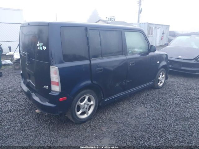 Scion xB Image 16