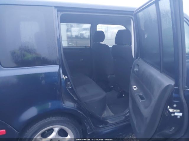 Scion xB Image 4