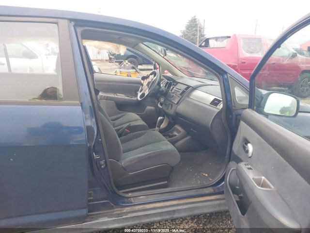 Nissan Versa 1.8 S Image 5