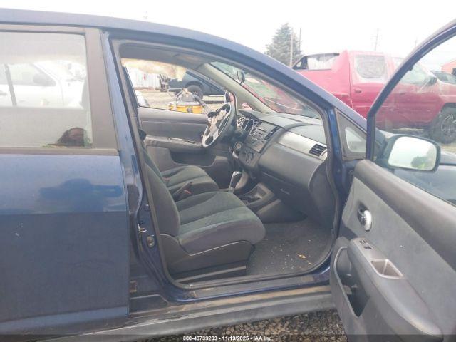 Nissan Versa 1.8 S Image 5