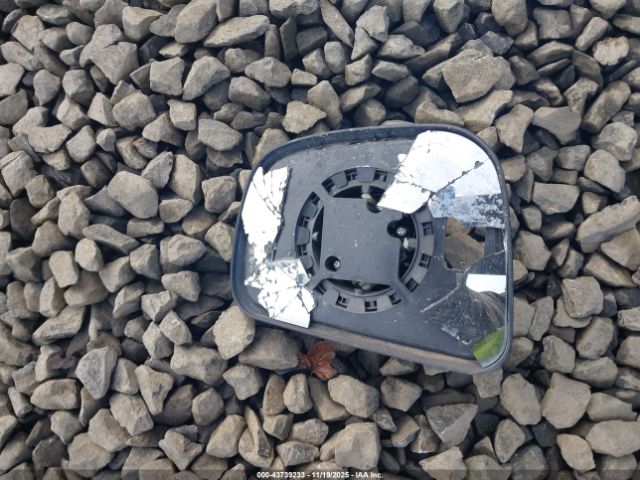 Nissan Versa 1.8 S Image 15