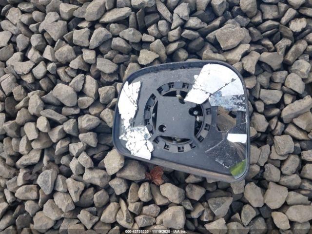 Nissan Versa 1.8 S Image 15